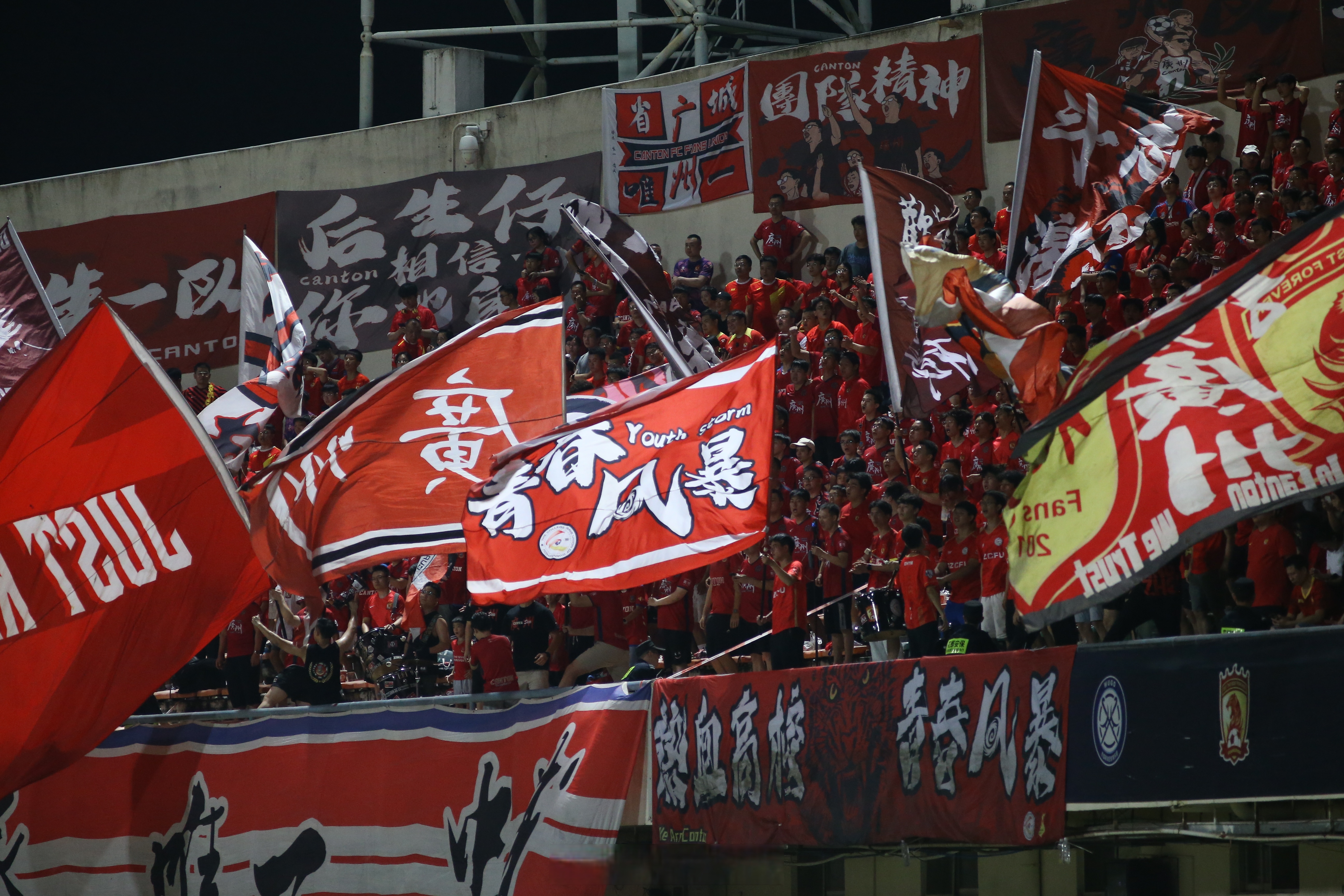 关于战队轮番出击争夺胜利：全力以赴为胜利拼搏的信息